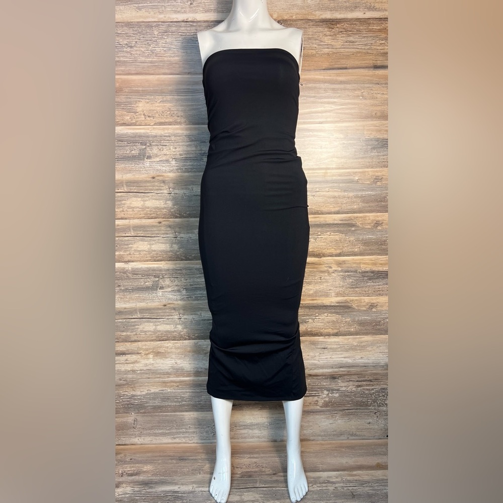 Forever 21 Strapless Black Tube Dress NWT - Picture 1 of 3